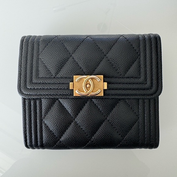 SOLD❌ Chanel Boy Small Trifold Wallet - Picture 2 of 10